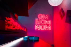 Shop-Interior-Om-Nom-Nom-1980x1320_-300x200